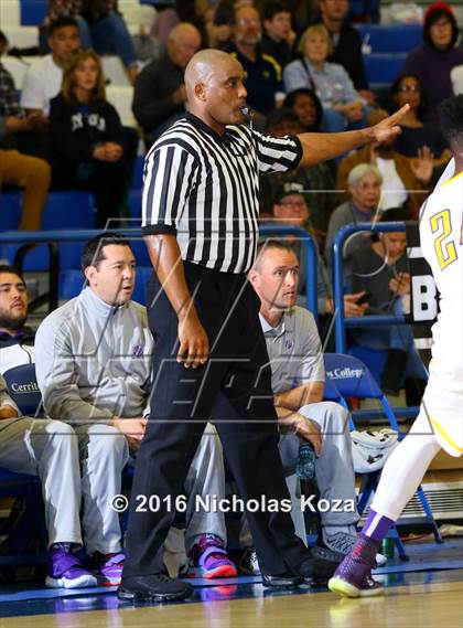 Thumbnail 2 in Loyola vs. Durango (Fairfax State Preview) photogallery.
