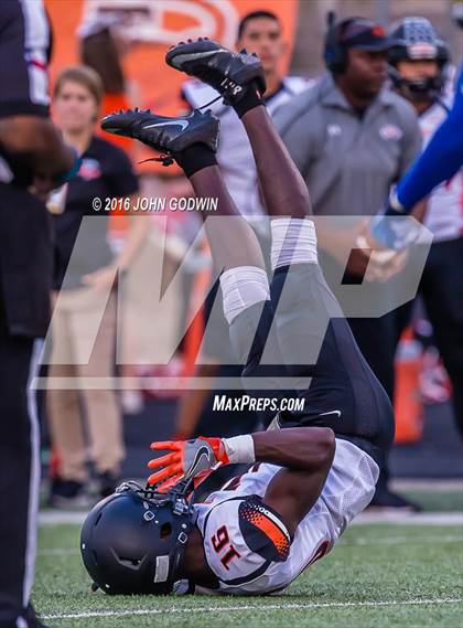 Thumbnail 2 in Elkins vs Texas City photogallery.