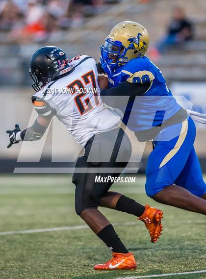 Thumbnail 3 in Elkins vs Texas City photogallery.