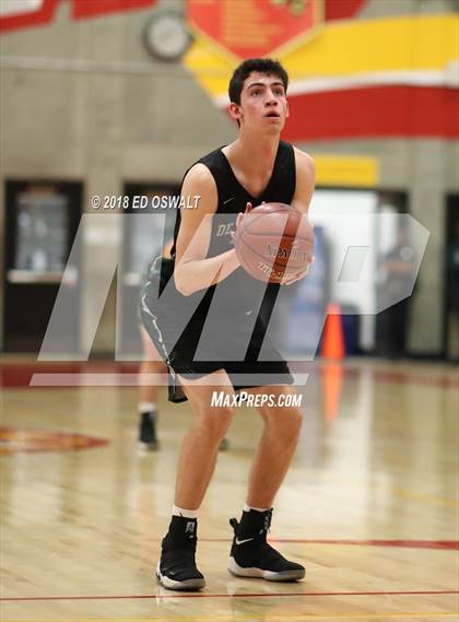 Thumbnail 1 in Berkeley vs. De La Salle (CIF NCS D1 Quarterfinal) photogallery.