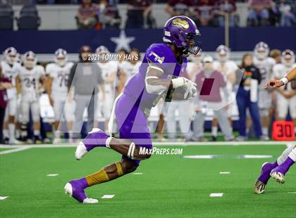Thumbnail 3 in Hawley vs. Shiner (UIL Football 2A D2 Finals) photogallery.