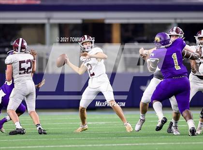 Thumbnail 2 in Hawley vs. Shiner (UIL Football 2A D2 Finals) photogallery.