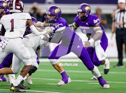 Thumbnail 1 in Hawley vs. Shiner (UIL Football 2A D2 Finals) photogallery.