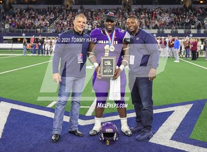 Thumbnail 3 in Hawley vs. Shiner (UIL Football 2A D2 Finals) photogallery.