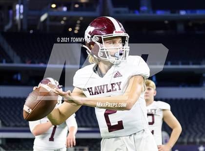 Thumbnail 2 in Hawley vs. Shiner (UIL Football 2A D2 Finals) photogallery.