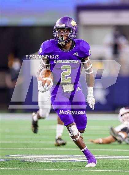 Thumbnail 1 in Hawley vs. Shiner (UIL Football 2A D2 Finals) photogallery.
