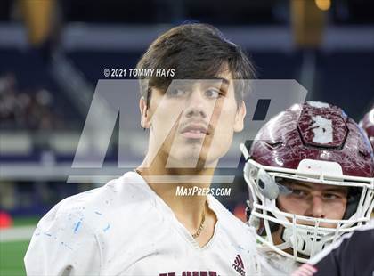 Thumbnail 1 in Hawley vs. Shiner (UIL Football 2A D2 Finals) photogallery.