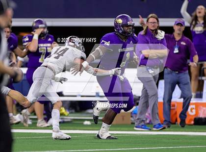 Thumbnail 2 in Hawley vs. Shiner (UIL Football 2A D2 Finals) photogallery.