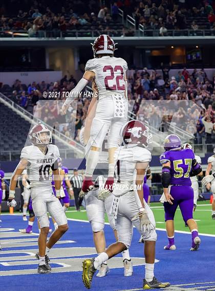 Thumbnail 3 in Hawley vs. Shiner (UIL Football 2A D2 Finals) photogallery.
