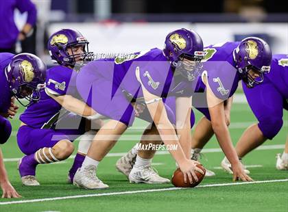 Thumbnail 1 in Hawley vs. Shiner (UIL Football 2A D2 Finals) photogallery.