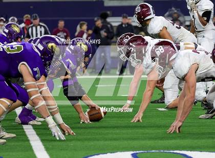 Thumbnail 2 in Hawley vs. Shiner (UIL Football 2A D2 Finals) photogallery.