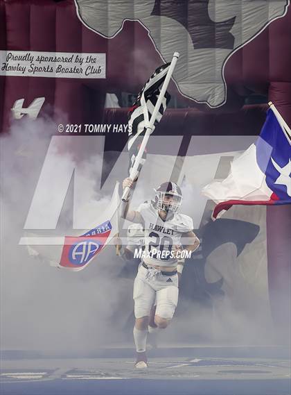 Thumbnail 2 in Hawley vs. Shiner (UIL Football 2A D2 Finals) photogallery.