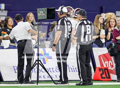 Thumbnail 3 in Hawley vs. Shiner (UIL Football 2A D2 Finals) photogallery.