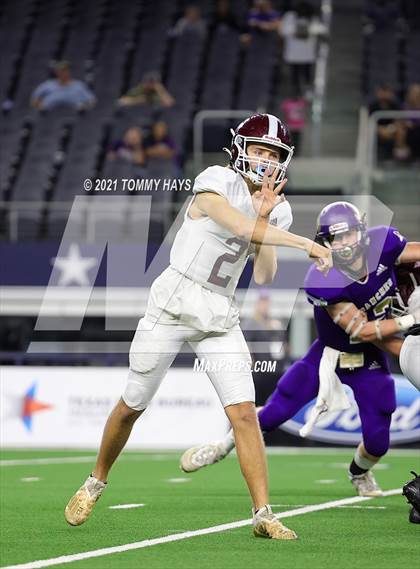 Thumbnail 2 in Hawley vs. Shiner (UIL Football 2A D2 Finals) photogallery.