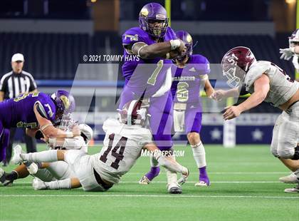 Thumbnail 1 in Hawley vs. Shiner (UIL Football 2A D2 Finals) photogallery.