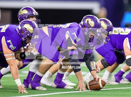 Thumbnail 1 in Hawley vs. Shiner (UIL Football 2A D2 Finals) photogallery.