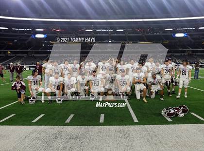 Thumbnail 2 in Hawley vs. Shiner (UIL Football 2A D2 Finals) photogallery.