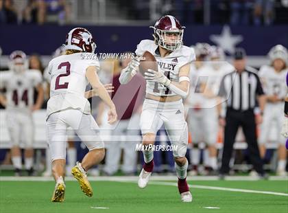 Thumbnail 1 in Hawley vs. Shiner (UIL Football 2A D2 Finals) photogallery.