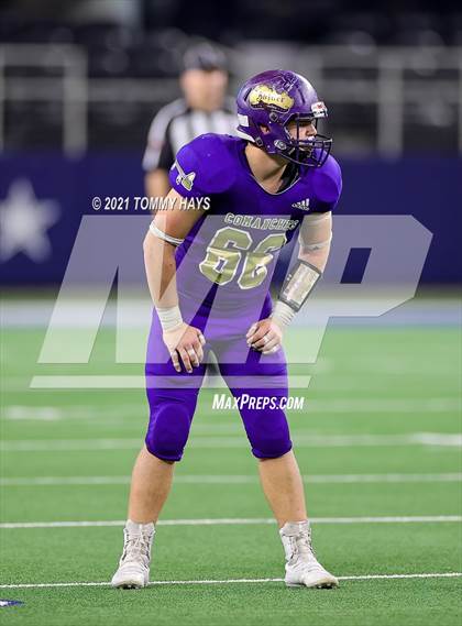 Thumbnail 2 in Hawley vs. Shiner (UIL Football 2A D2 Finals) photogallery.