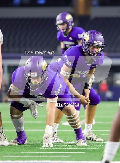 Thumbnail 2 in Hawley vs. Shiner (UIL Football 2A D2 Finals) photogallery.