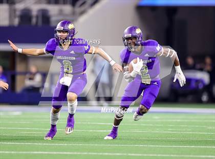Thumbnail 3 in Hawley vs. Shiner (UIL Football 2A D2 Finals) photogallery.