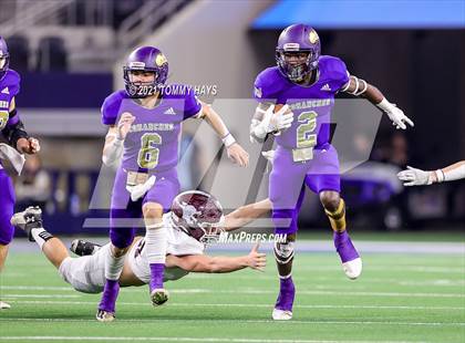 Thumbnail 2 in Hawley vs. Shiner (UIL Football 2A D2 Finals) photogallery.