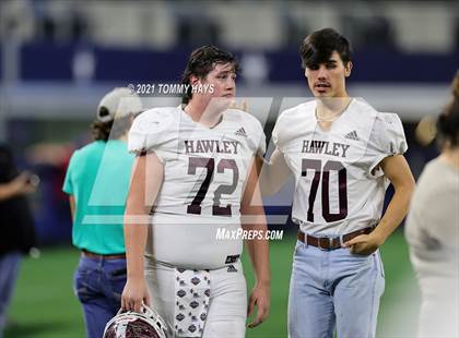 Thumbnail 3 in Hawley vs. Shiner (UIL Football 2A D2 Finals) photogallery.