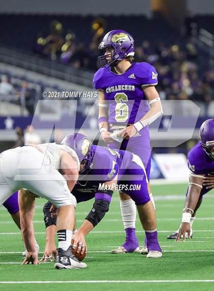 Thumbnail 2 in Hawley vs. Shiner (UIL Football 2A D2 Finals) photogallery.