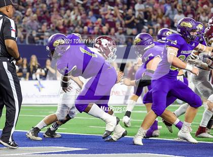 Thumbnail 3 in Hawley vs. Shiner (UIL Football 2A D2 Finals) photogallery.