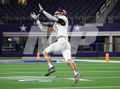 Thumbnail 1 in Hawley vs. Shiner (UIL Football 2A D2 Finals) photogallery.