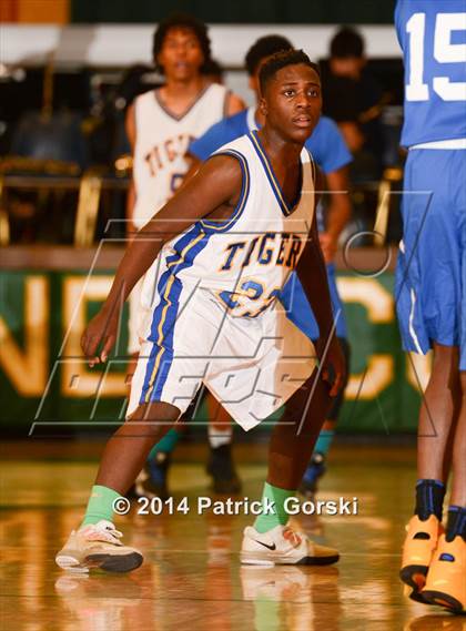 Thumbnail 2 in Phillips vs. Douglass Academy (Saint Patrick Tournament) photogallery.