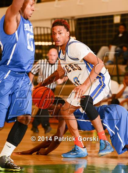Thumbnail 2 in Phillips vs. Douglass Academy (Saint Patrick Tournament) photogallery.