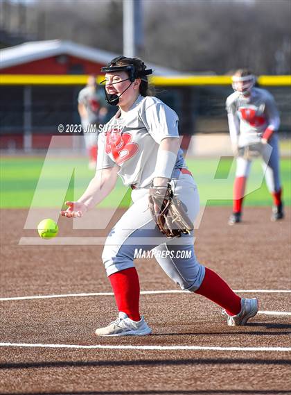 Thumbnail 3 in Caldwell vs Bellville (Scrimmage) photogallery.
