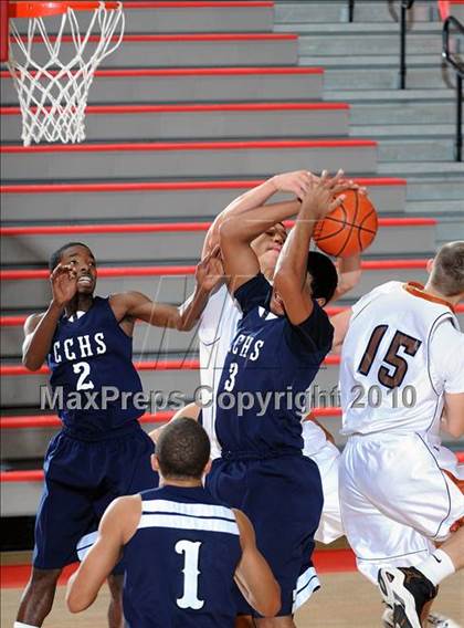 Thumbnail 1 in Cienega vs. Community Charter (MaxPreps Holiday Classic) photogallery.