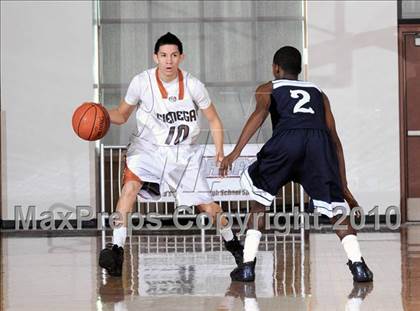 Thumbnail 2 in Cienega vs. Community Charter (MaxPreps Holiday Classic) photogallery.