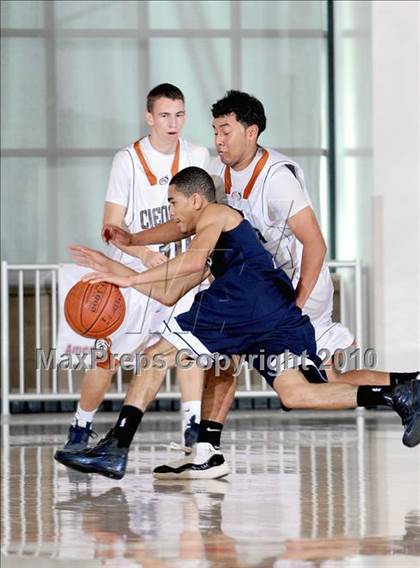 Thumbnail 2 in Cienega vs. Community Charter (MaxPreps Holiday Classic) photogallery.