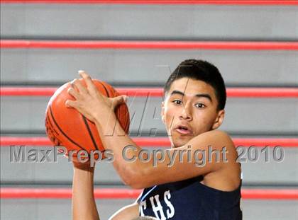 Thumbnail 1 in Cienega vs. Community Charter (MaxPreps Holiday Classic) photogallery.