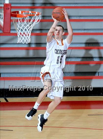 Thumbnail 2 in Cienega vs. Community Charter (MaxPreps Holiday Classic) photogallery.
