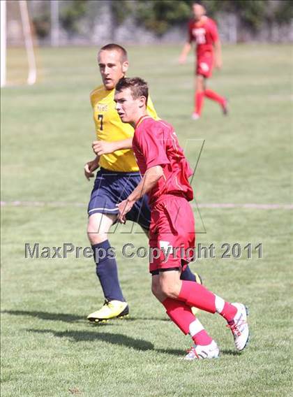 Thumbnail 2 in Williamsville East vs Niagara Falls (ECIC/NFL Challenge) photogallery.