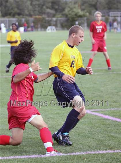 Thumbnail 3 in Williamsville East vs Niagara Falls (ECIC/NFL Challenge) photogallery.