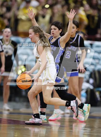 Thumbnail 3 in Grandview vs. Monarch (CHSAA 6A Championship) photogallery.