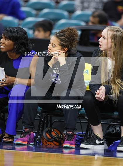 Thumbnail 2 in Grandview vs. Monarch (CHSAA 6A Championship) photogallery.