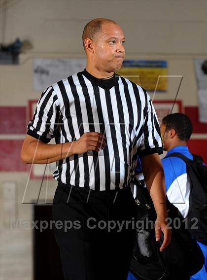 Thumbnail 3 in Cantwell-Sacred Heart vs. George Washington Prep (Rose City Roundball Classic) photogallery.
