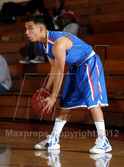 Thumbnail 3 in Cantwell-Sacred Heart vs. George Washington Prep (Rose City Roundball Classic) photogallery.