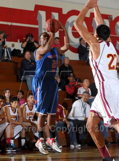 Thumbnail 2 in Cantwell-Sacred Heart vs. George Washington Prep (Rose City Roundball Classic) photogallery.
