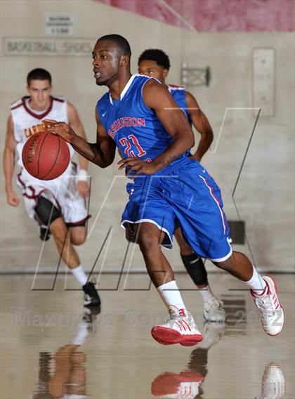 Thumbnail 2 in Cantwell-Sacred Heart vs. George Washington Prep (Rose City Roundball Classic) photogallery.