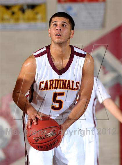 Thumbnail 3 in Cantwell-Sacred Heart vs. George Washington Prep (Rose City Roundball Classic) photogallery.
