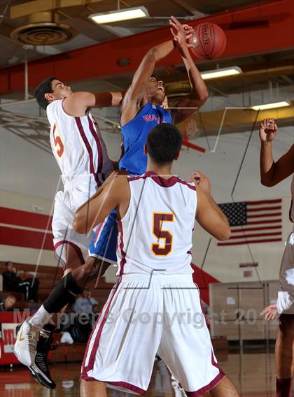 Thumbnail 2 in Cantwell-Sacred Heart vs. George Washington Prep (Rose City Roundball Classic) photogallery.