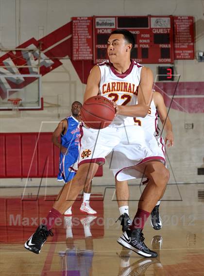 Thumbnail 3 in Cantwell-Sacred Heart vs. George Washington Prep (Rose City Roundball Classic) photogallery.
