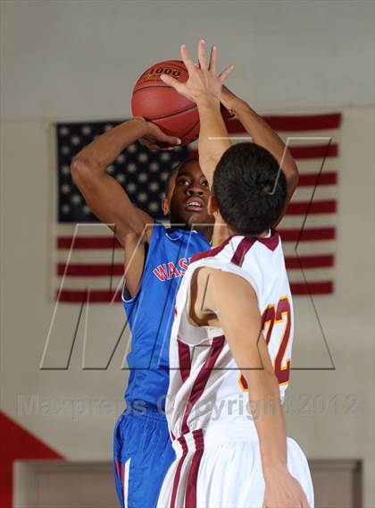 Thumbnail 3 in Cantwell-Sacred Heart vs. George Washington Prep (Rose City Roundball Classic) photogallery.